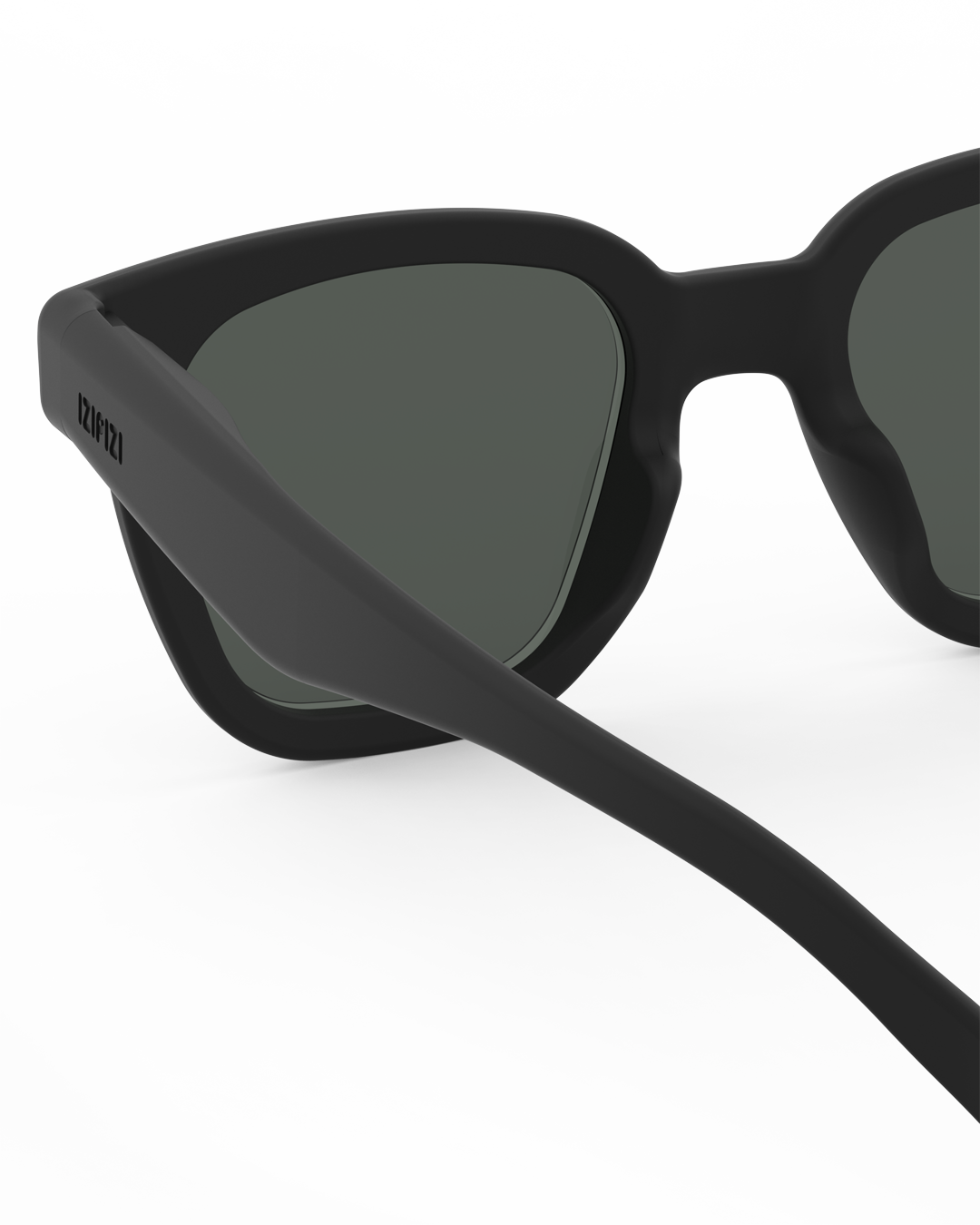 ROAD Black
